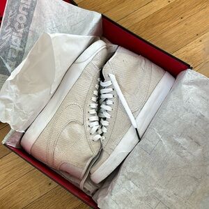 Nike Stranger Things Blazer Mid Upside Down